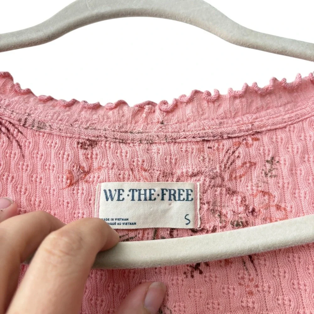 We the Free Clover Pink Floral Thermal Long Sleeve Lettuce Hem‎ Top Size Small